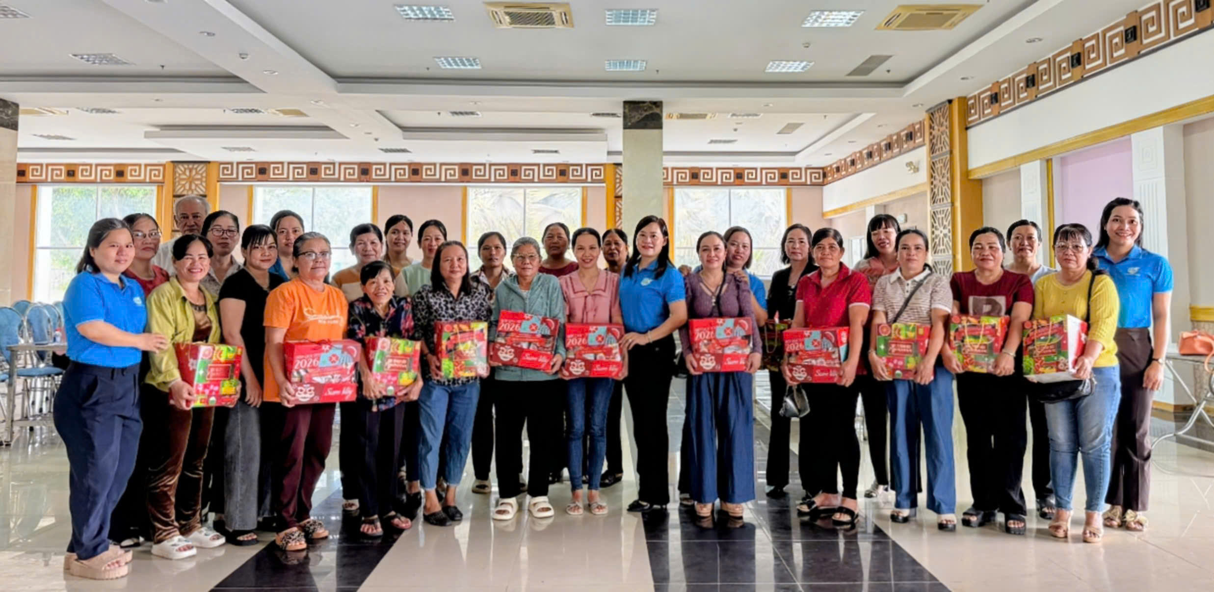 Xuân đong đầy ấm áp yêu thương
